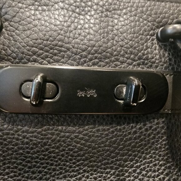 Coach Swagger - Picture 10 of 11